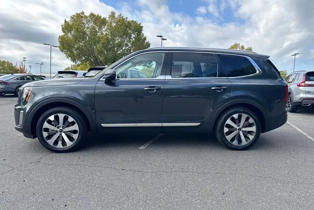 2022 Kia Telluride EX photo 1