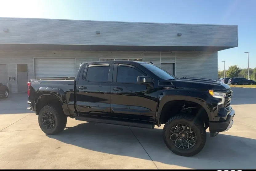 2023 Chevrolet Silverado 1500 RST photo 1