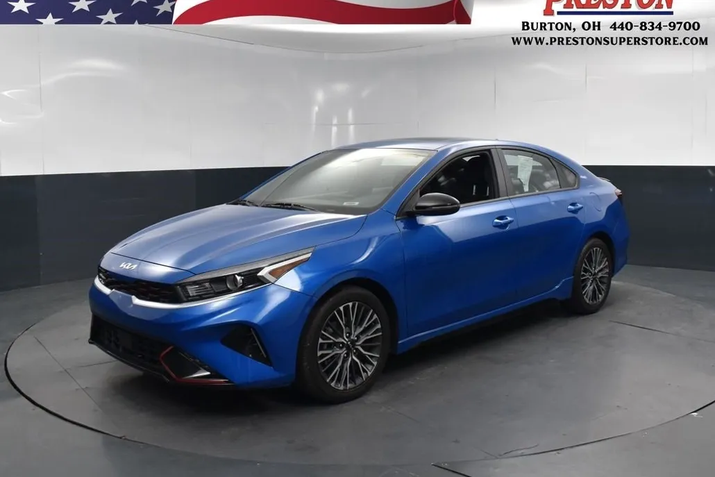 2023 Kia Forte GT-Line photo 1