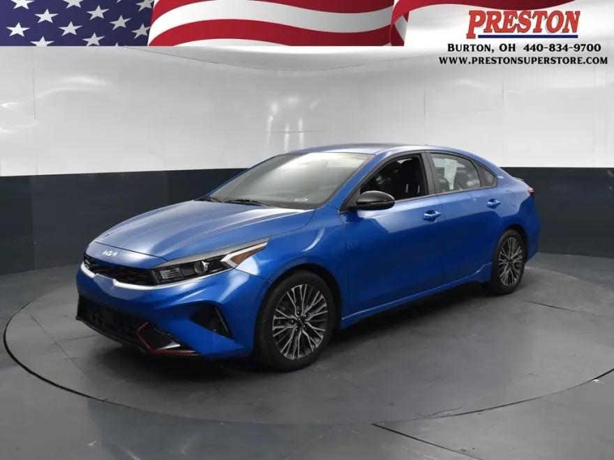 2023 Kia Forte GT-Line photo 1