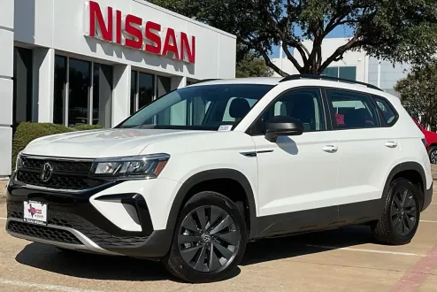 2024 Volkswagen Taos S photo 2