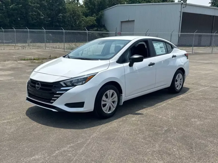 2025 Nissan Versa S photo 1