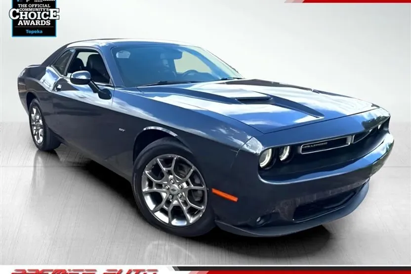 2017 Dodge Challenger GT photo 1