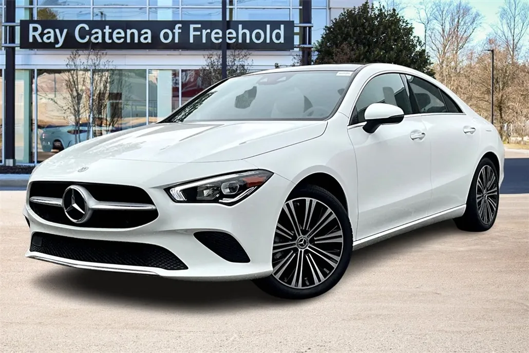 2023 Mercedes Benz CLA 250 4MATIC photo 1