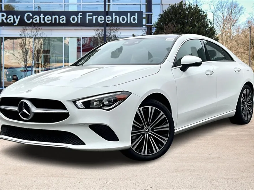 2023 Mercedes Benz CLA 250 4MATIC photo 1