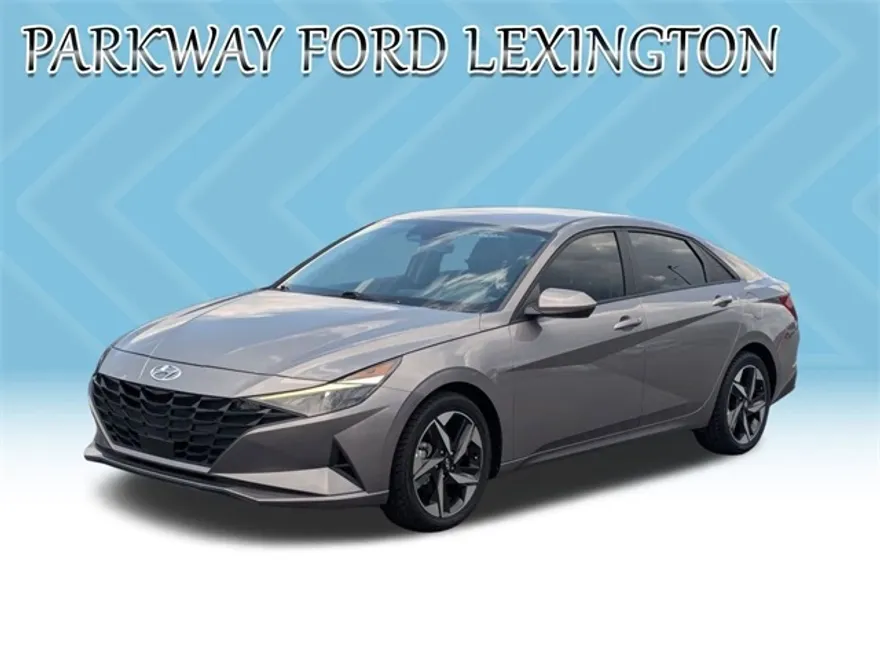 2023 Hyundai Elantra SEL photo 1