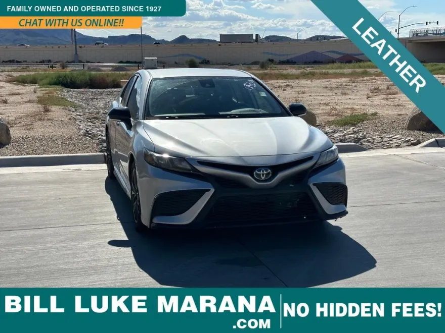 2022 Toyota Camry Hybrid SE photo 1