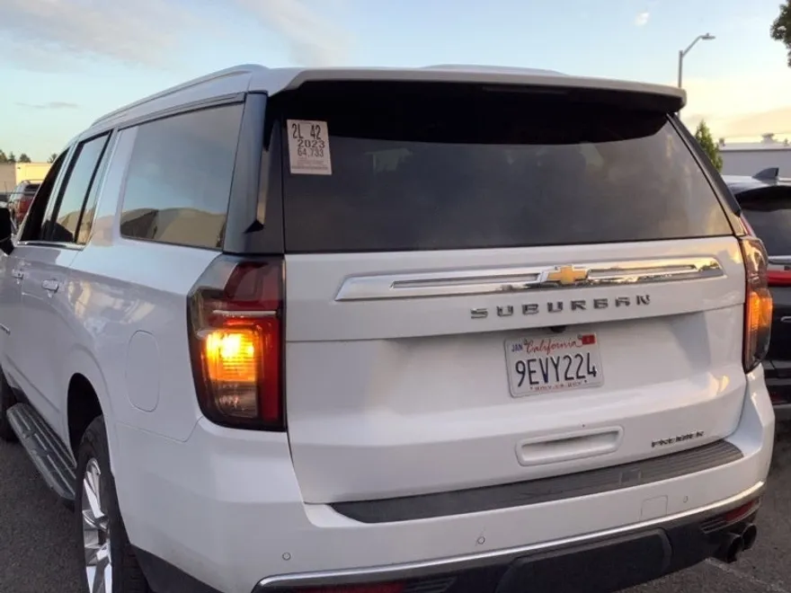 2023 Chevrolet Suburban Premier photo 1
