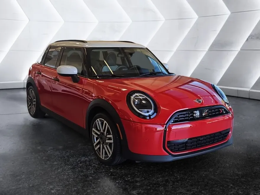 2025 Mini Cooper 4 Door Hardtop Signature photo 1