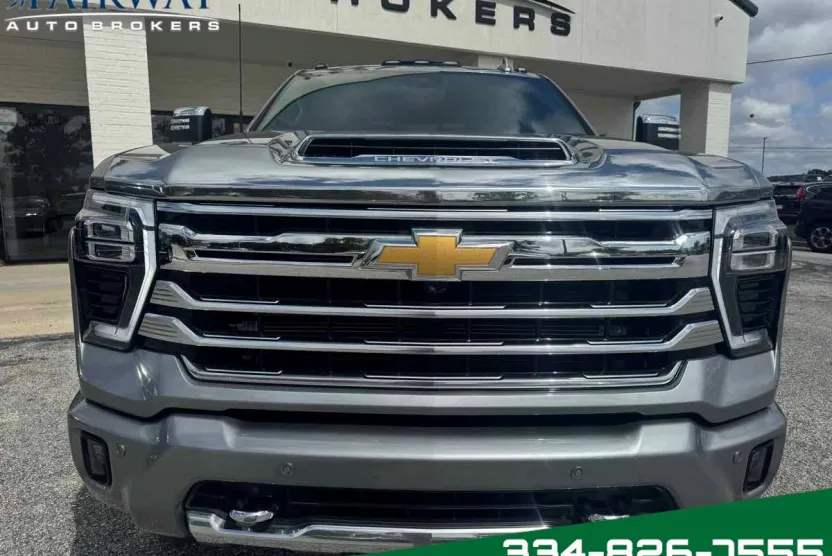 2025 Chevrolet Silverado 2500HD High Country photo 1