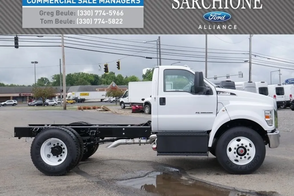 2025 Ford F-750 photo 1