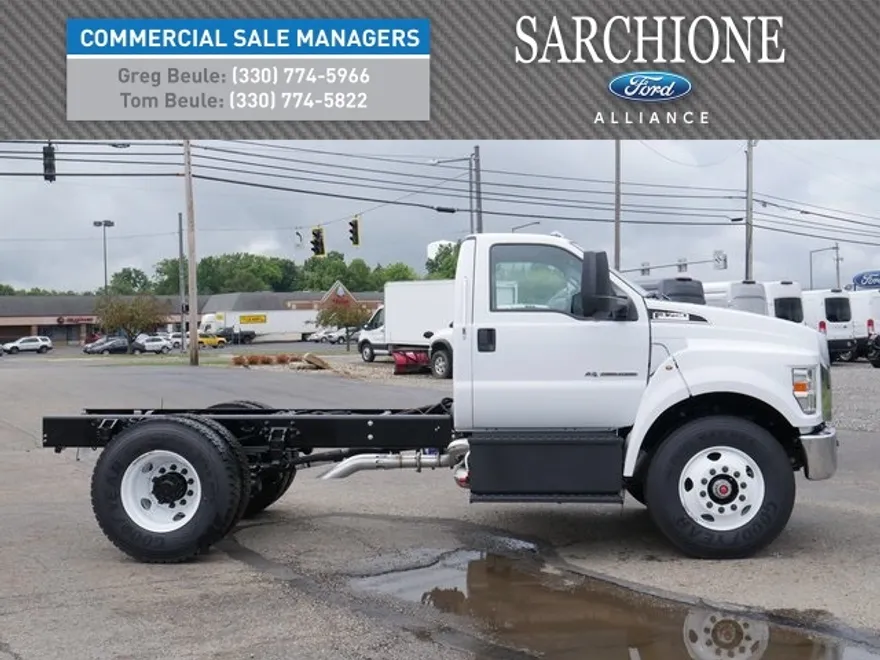 2025 Ford F-750 photo 1