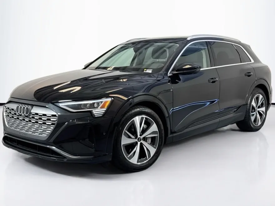 2024 Audi Q8 E-tron Premium Plus photo 1