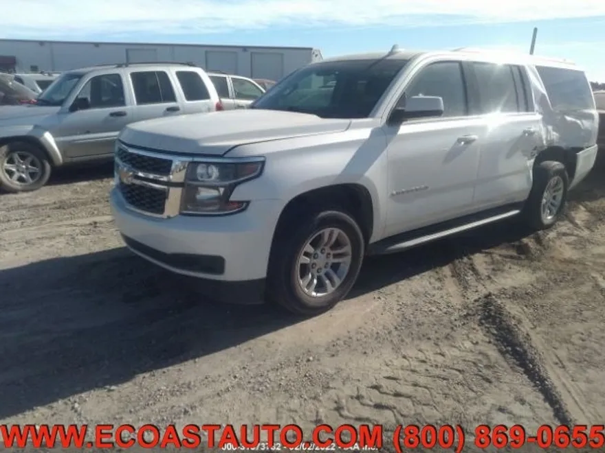 2017 Chevrolet Suburban LT photo 1