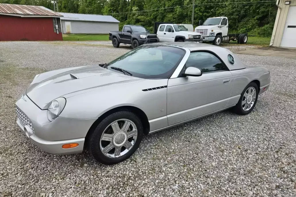 2004 Ford Thunderbird Premium photo 1