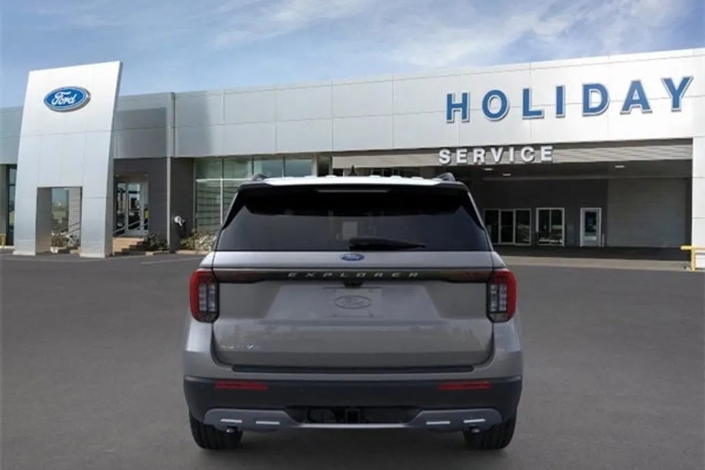 2025 Ford Explorer photo 1
