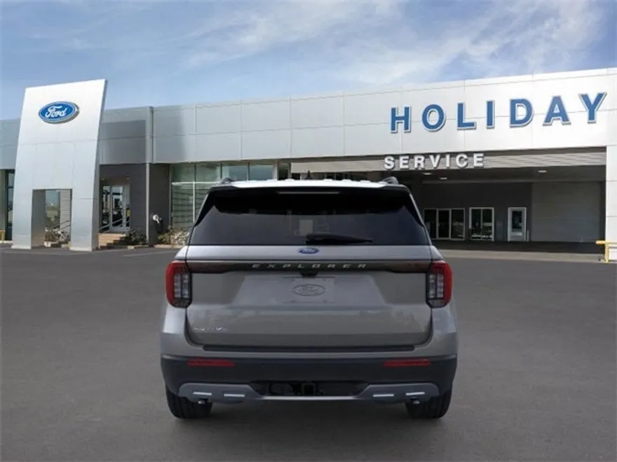 2025 Ford Explorer photo 1