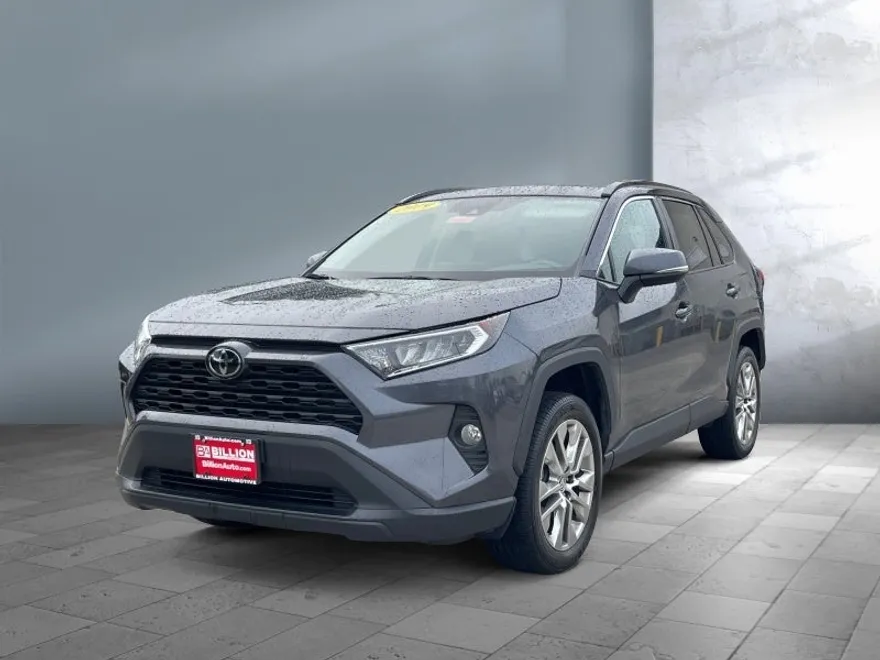2019 Toyota RAV4 XLE Premium photo 1