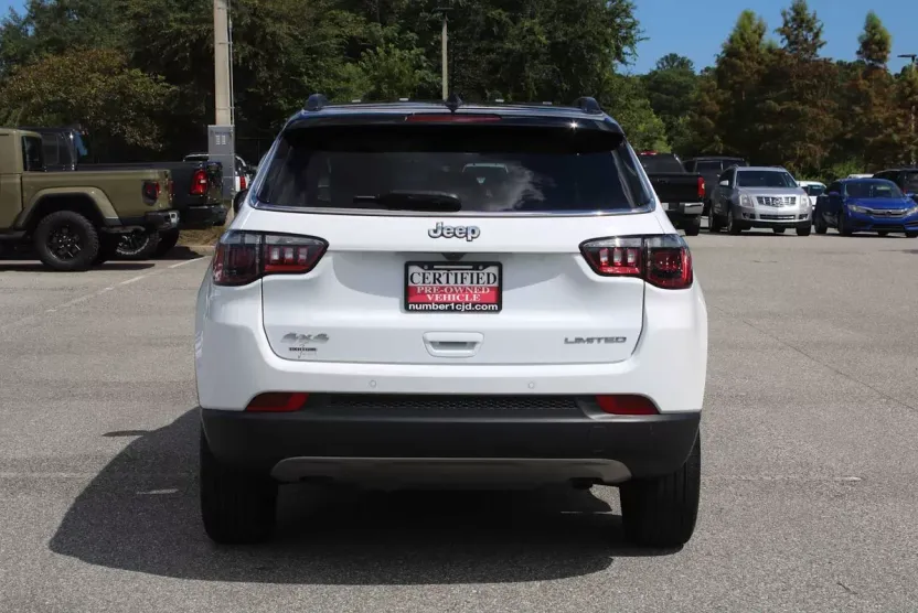 2024 Jeep Compass Limited photo 1