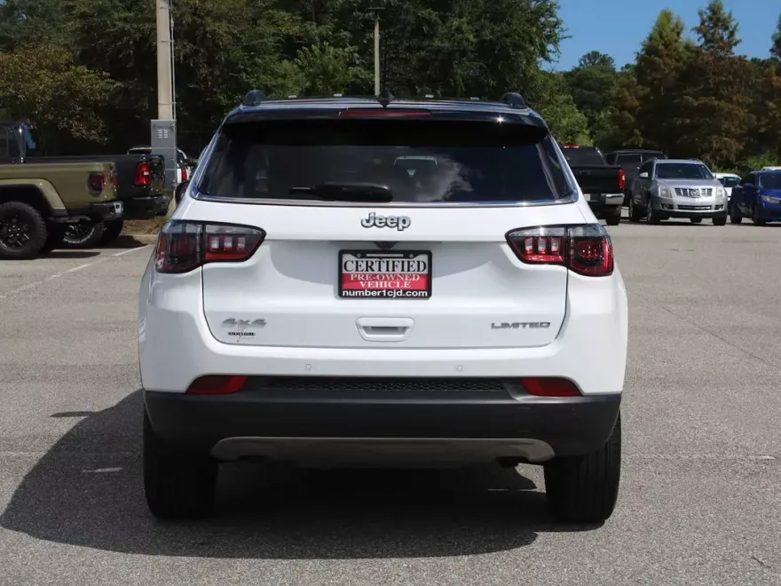 2024 Jeep Compass Limited photo 1