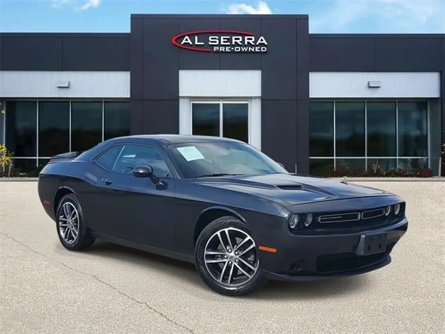 2019 Dodge Challenger SXT photo 1