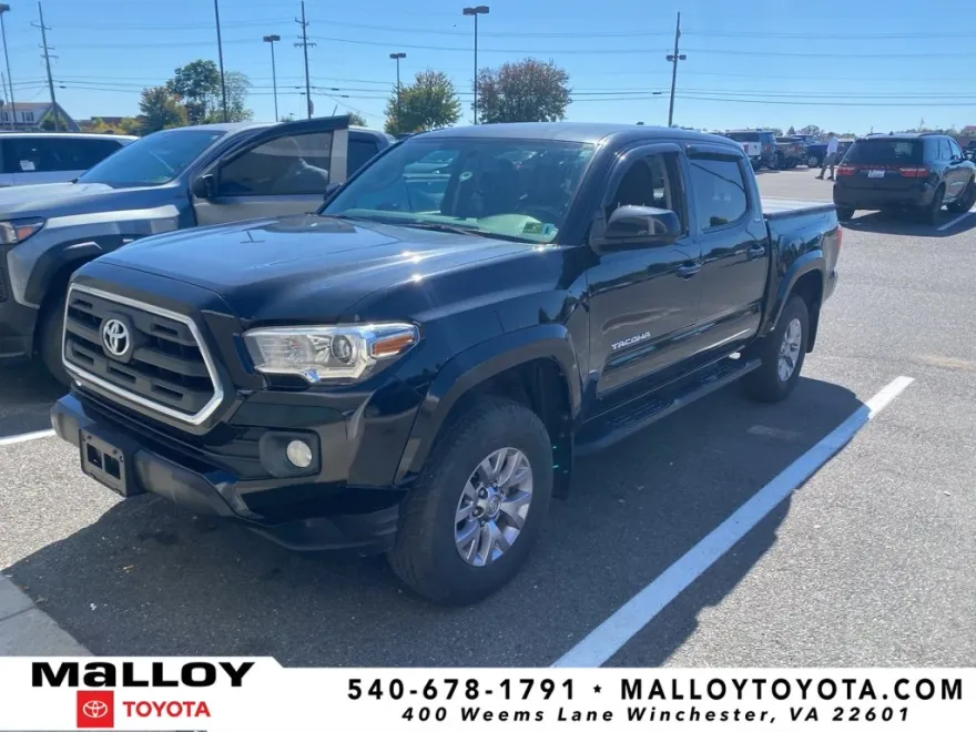 2017 Toyota Tacoma SR5 photo 1