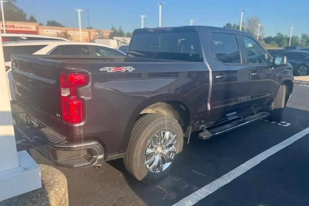 2024 Chevrolet Silverado 1500 LT photo 1