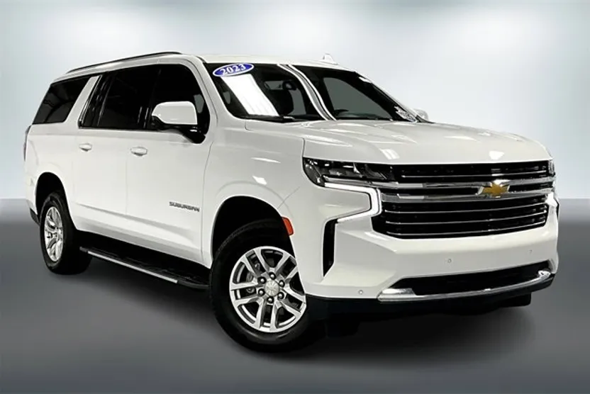 2023 Chevrolet Suburban LT photo 1