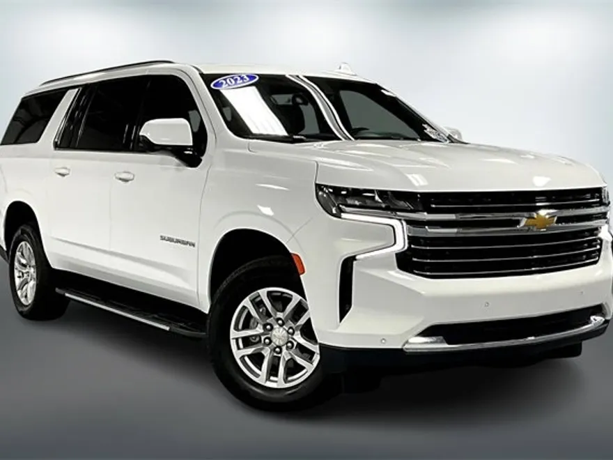 2023 Chevrolet Suburban LT photo 1