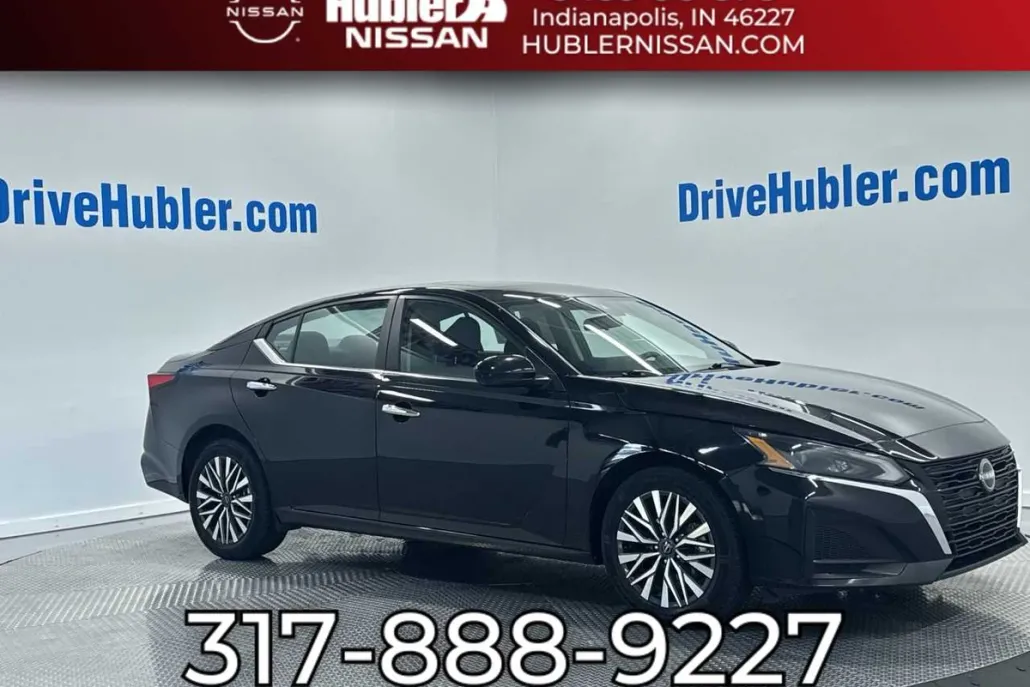 2023 Nissan Altima 2.5 SV photo 1