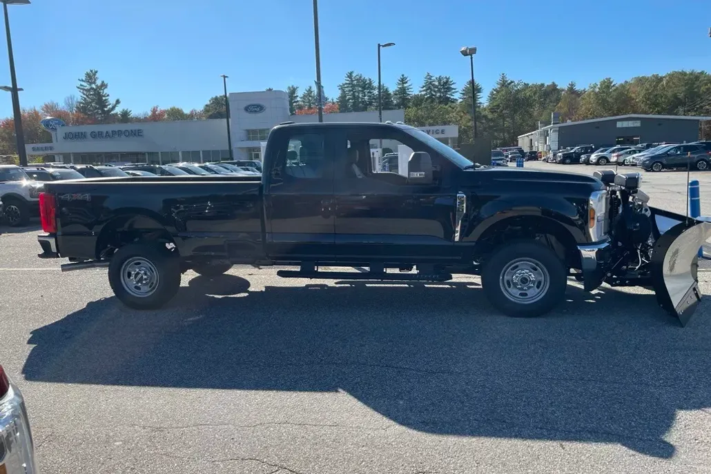 2025 Ford F-250 XL photo 1