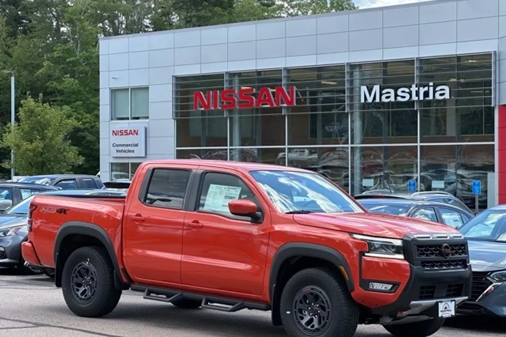 2025 Nissan Frontier Crew Cab PRO-4X photo 1