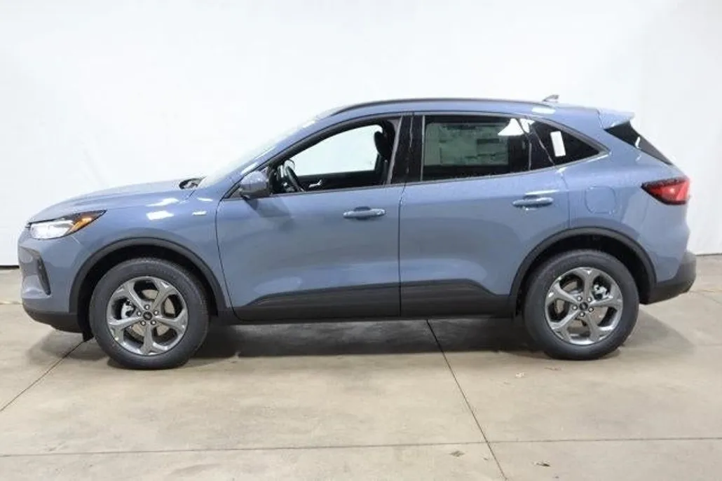 2025 Ford Escape ST-Line Select photo 1