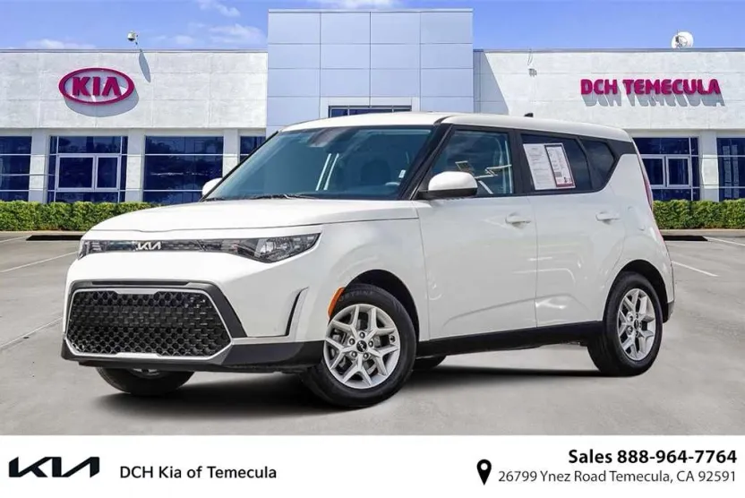 2023 Kia Soul LX photo 1