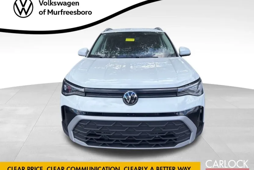2025 Volkswagen Taos SE photo 1