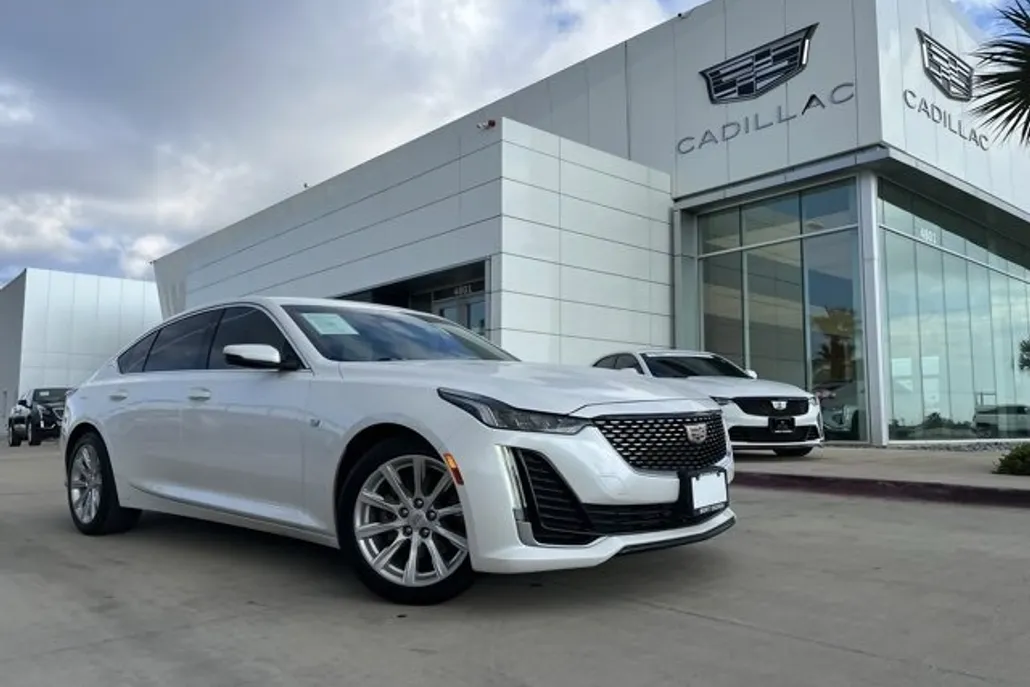 2023 Cadillac CT5 Luxury photo 1