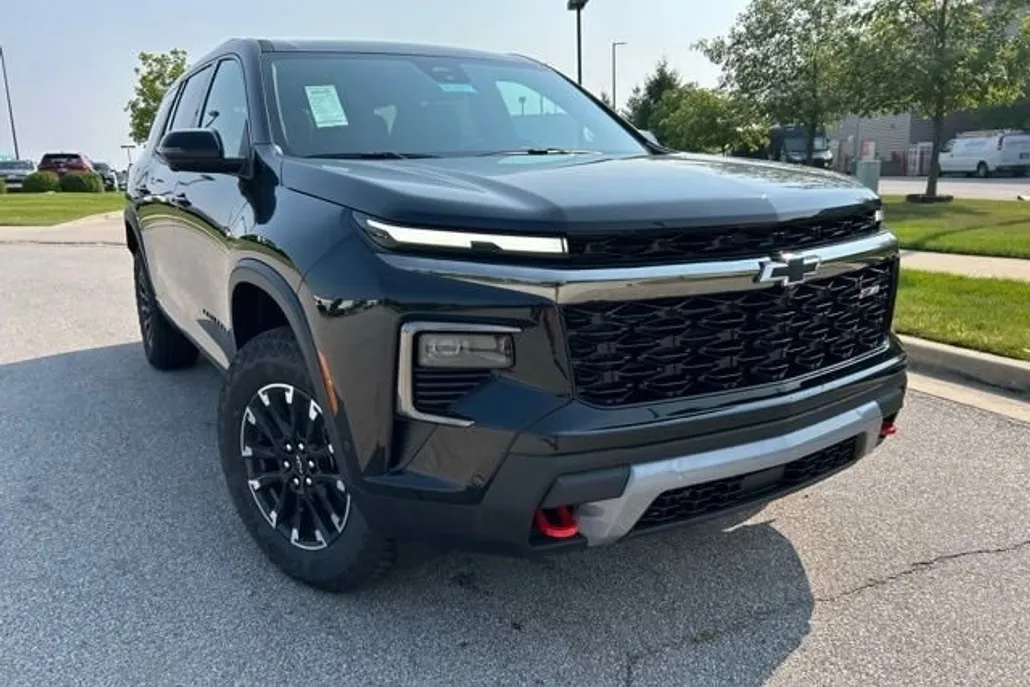 2026 Chevrolet Traverse Z71 photo 1