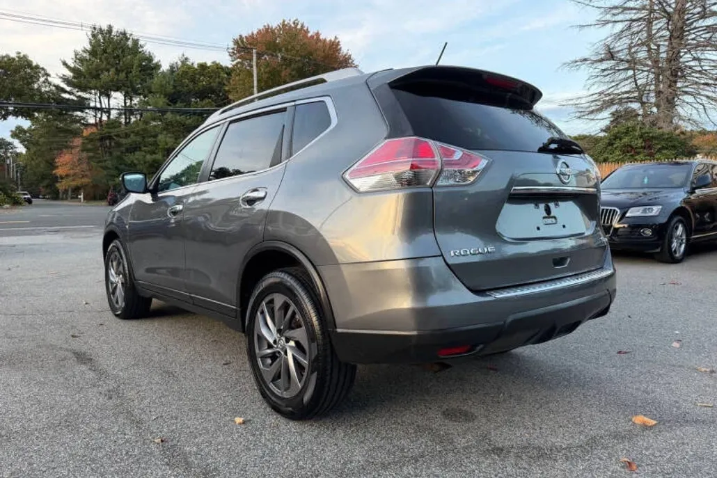 2016 Nissan Rogue SL photo 1