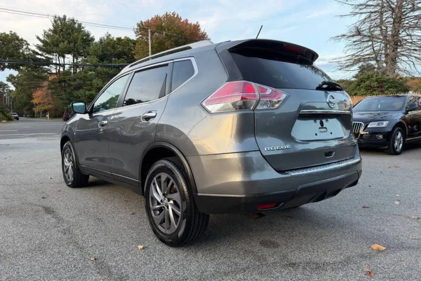 2016 Nissan Rogue SL photo 1