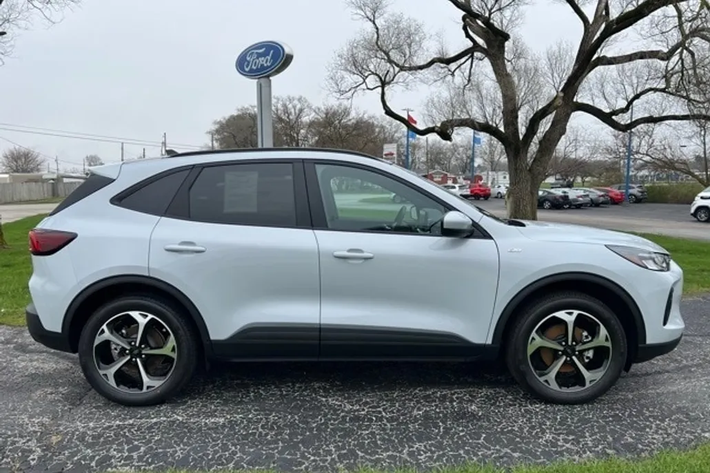 2025 Ford Escape ST-Line Select photo 1