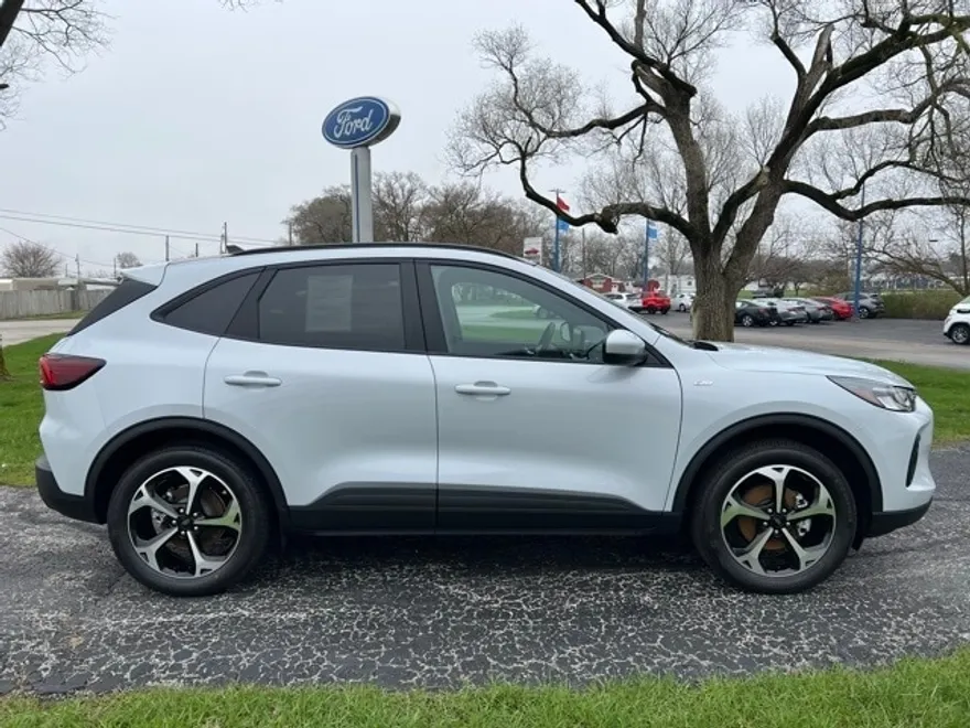 2025 Ford Escape ST-Line Select photo 1