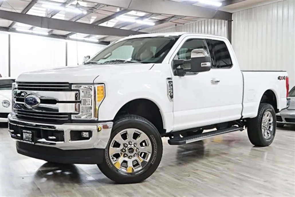 2017 Ford F-250 Lariat photo 1