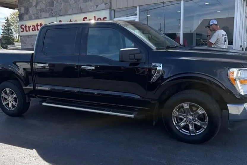 2023 Ford F-150 XLT photo 1