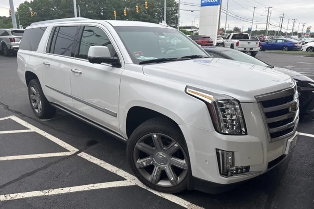 2019 Cadillac Escalade ESV Premium Luxury photo 1