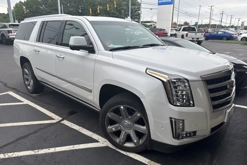 2019 Cadillac Escalade ESV Premium Luxury photo 1