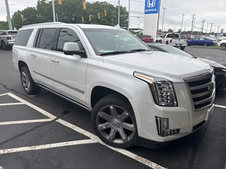 2019 Cadillac Escalade ESV Premium Luxury photo 1