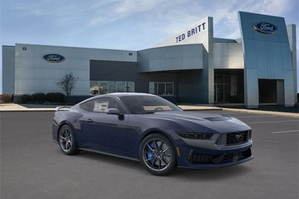 2025 Ford Mustang Dark Horse photo 1