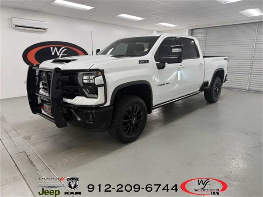 2025 Chevrolet Silverado 2500HD LTZ photo 1