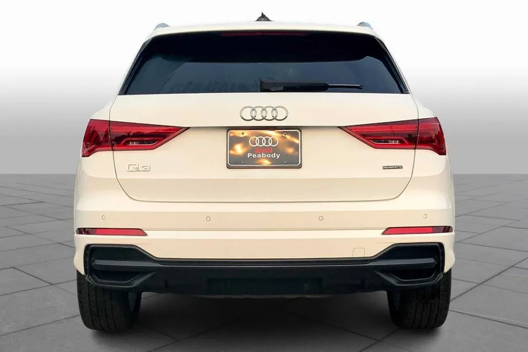2022 Audi Q3 S line Premium photo 1