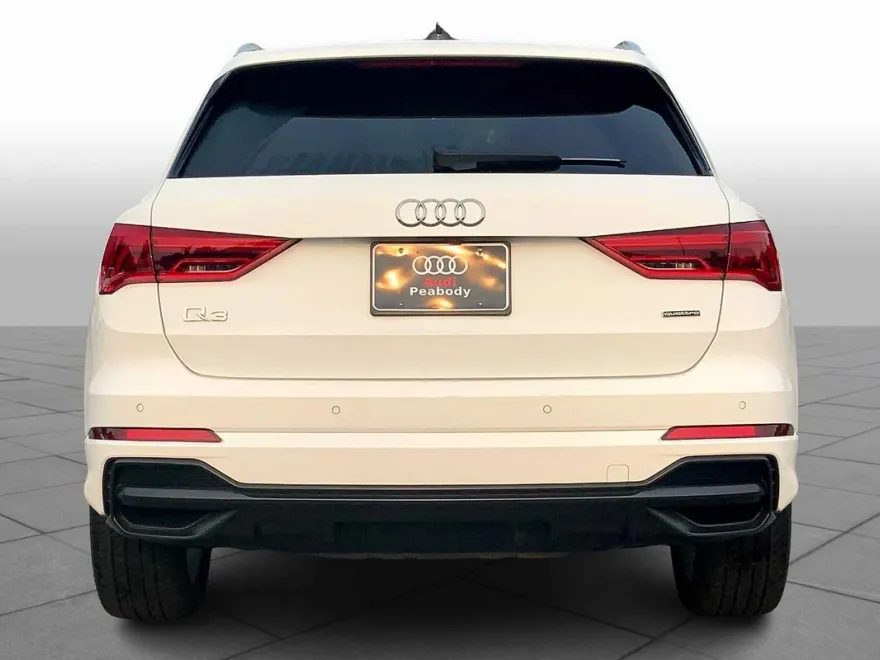 2022 Audi Q3 S line Premium photo 1